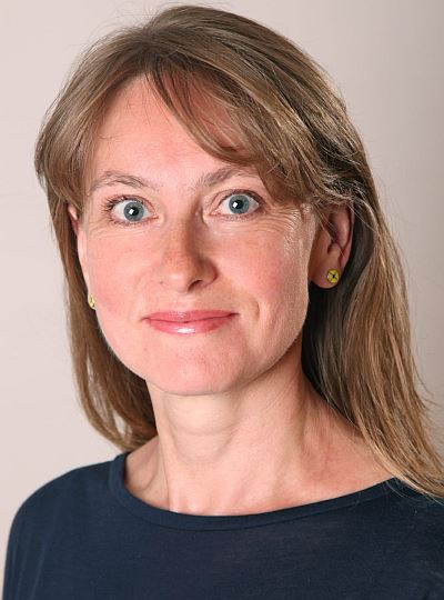 Elena Loßin anzeigen Portrait